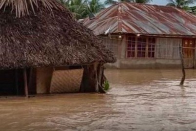 ارتفاع حصيلة ضحايا الفيضانات والانهيارات الأرضية بإندونيسيا إلى 128 قتيلاً