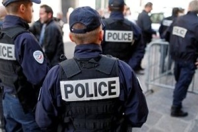 محكمة فرنسية تقضى بحبس عارضة أزياء كولومبية 3 سنوات بتهمة تهريب الكوكايين