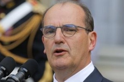 رئيس وزراء فرنسا يعتبر قتل شرطية هجوما على الجمهورية الفرنسية ويتوعد بالحساب