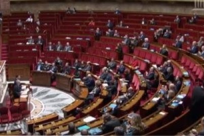 البرلمان الفرنسى يقر قانونا يتيح الإنجاب بمساعدة طبية للنساء العازبات والمثليات
