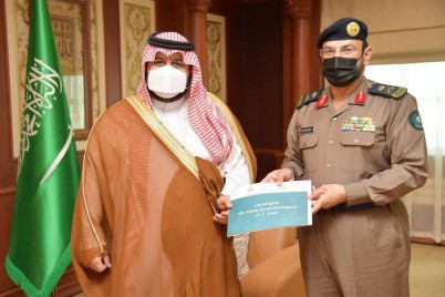 سمو الأمير محمد بن عبدالعزيز يستقبل مدير الدفاع المدني بالمنطقة ويتسلم التقرير السنوي