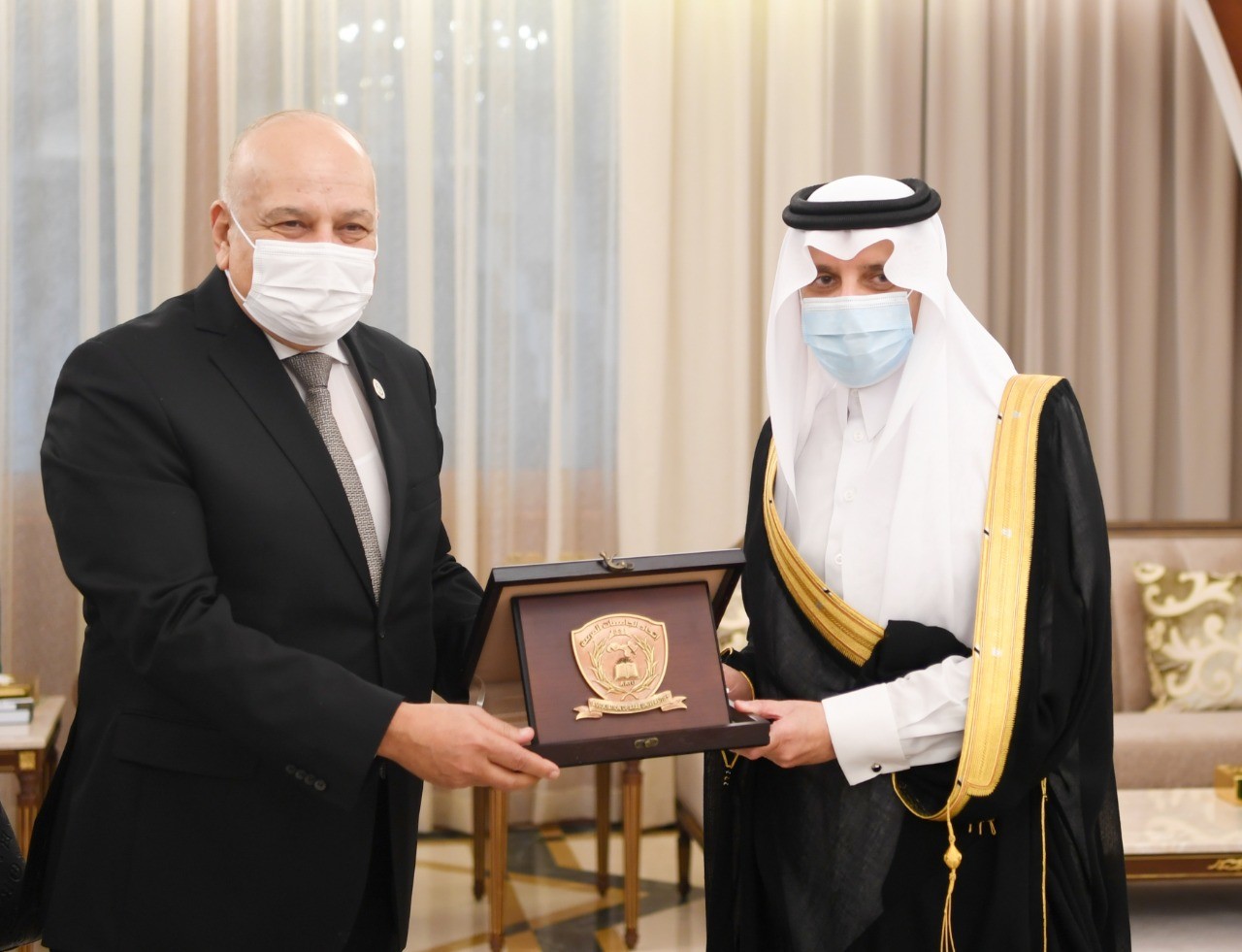 الأمير سعود بن نايف يلتقي رئيس وأعضاء المجلس التنفيذي للجامعات العربية