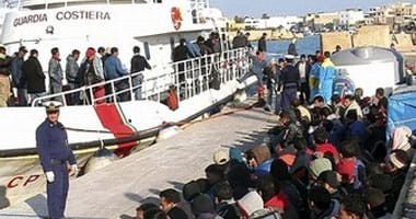 مصادر أمنية إيطالية: وصول 296 مهاجرا إلى سواحل جزيرة "لامبيدوزا"