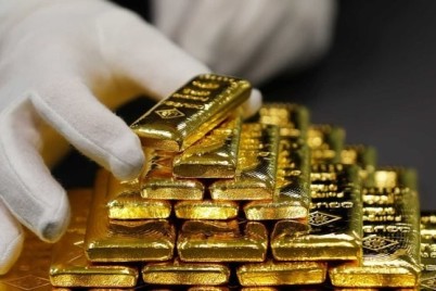الذهب يهبط 1% إلى أدنى مستوى في أسبوعين قبيل قرار المركزي الأمريكي