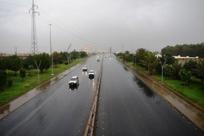 الأرصاد تحذر: أمطار رعدية على الطائف مع انعدام الرؤية حتى الـ 7 مساءً