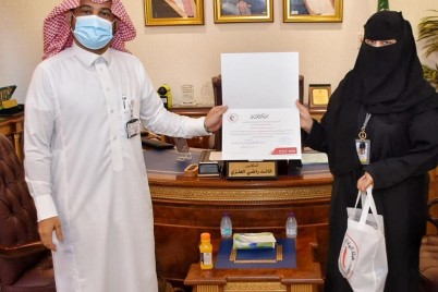 تكريم الممرضة "زهراء الكاظم" أنقذت مصابين في حادث بمدخل صفوى