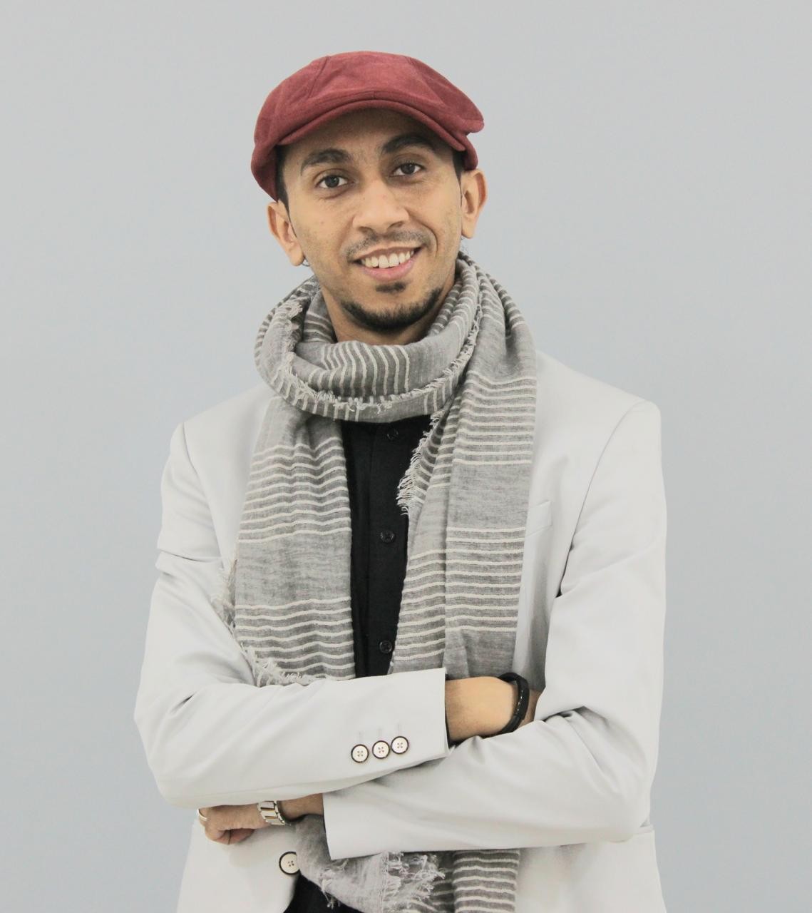 الفنان السعودي أمين الحباره ينال الجائزة الشرفية في مهرجان بورتو الدولي في البرتغال