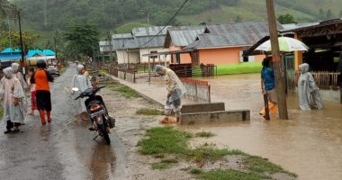 الفيضانات تدمر 76 منزلا فى إندونيسيا وتضرر أكثر 400 أسرة