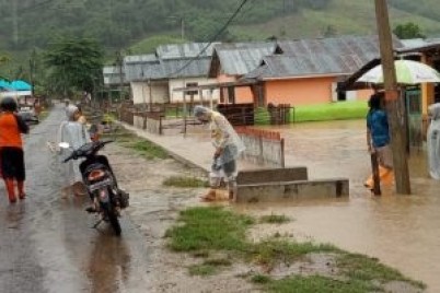 الفيضانات تدمر 76 منزلا فى إندونيسيا وتضرر أكثر 400 أسرة