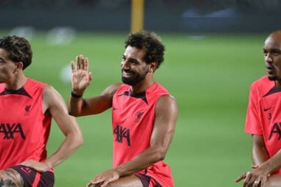ليفربول يخطط للتعاقد مع لاعب جزائري لمزاملة  " محمد صلاح " .... 