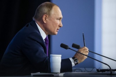 " روسيا "  ستبدأ بيع الغاز إلى "بلدان غير صديقة" بالروبل