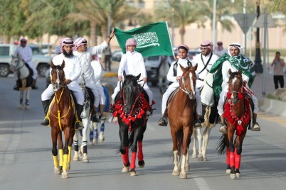 مسيرة الخيول العربية ضمن فعاليات "العيد الشمالي" بالحدود الشمالية
