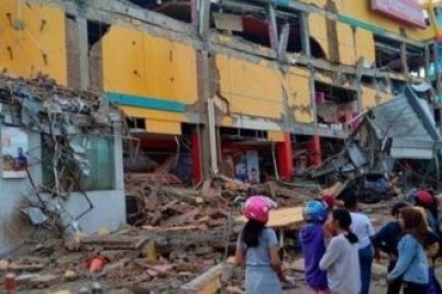 زلزال بقوة 5.4 درجة يضرب جزيرة جاوة الإندونيسية ويخلف 46 قتيلا