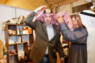 المستشار الثقافي في سفارة امريكا يزور مهرجان تمور الاحساء ويُشيد بالمنتوجات المُصنّعة