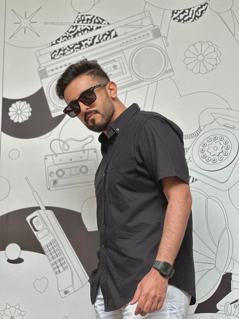 "دلعناك "بداية الأعمال الغنائية للفنان الإماراتي عادل إبراهيم بالعام الجديد 2023