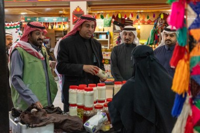 مدير عام بيئة الشمال يزور السوق الشعبي بمدينة عرعر .